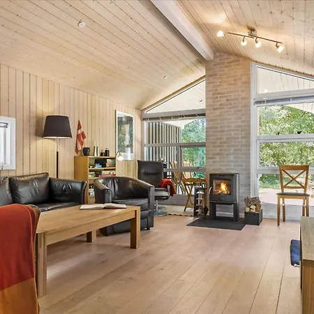 1465 Aakirkeby - Poseregardsvejen 5 *