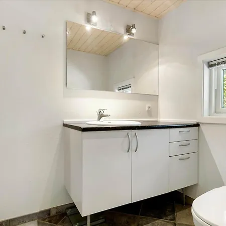 1465 Aakirkeby - Poseregardsvejen 5 * Vester Somarken