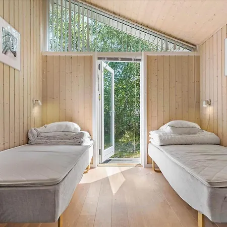 1465 Aakirkeby - Poseregardsvejen 5 *