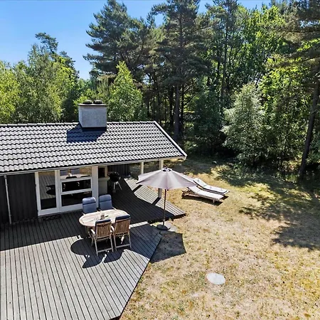 1465 Aakirkeby - Poseregardsvejen 5 *